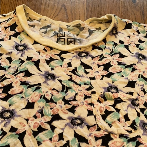Floral crop top - Picture 2 of 6